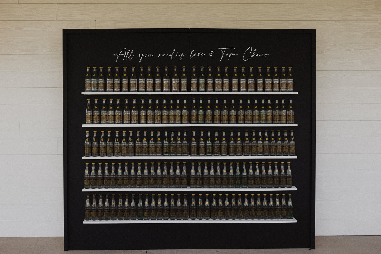 So La La Champagne Wall